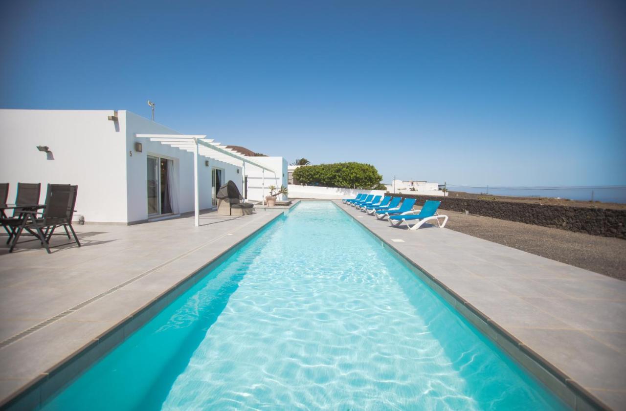 Вилла Casa Conil With A Private 25 Meter Heated Pool Экстерьер фото